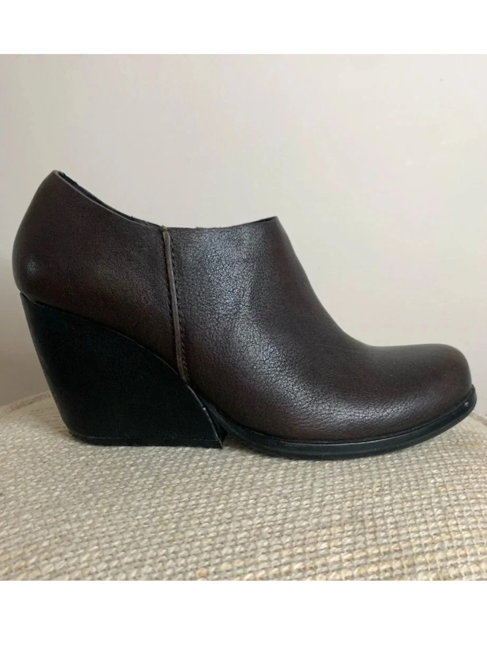 KorkāEase Holmes Leather Wedge Ankle Bootie Boot Brown Black 7M